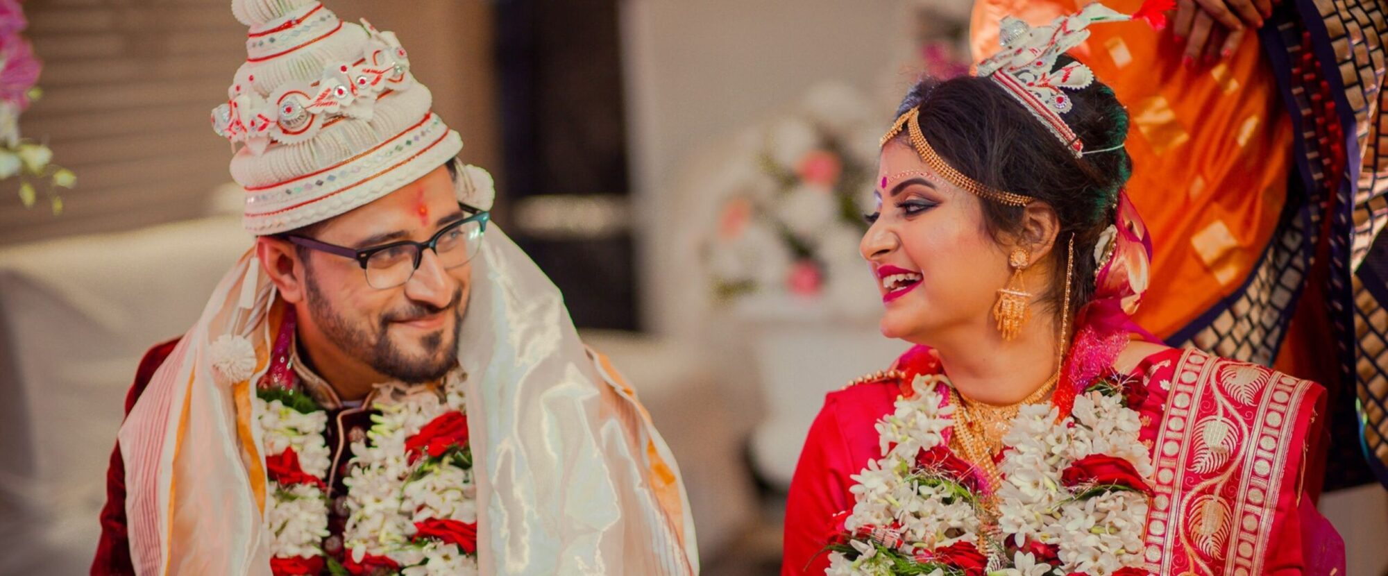 bengali wedding, biye, biyer junush, b=groom and bride, topor mukut